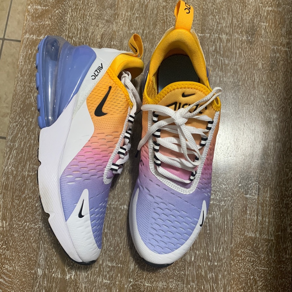 Nike Airmax 270 Size 7.5 Women - Ombre color